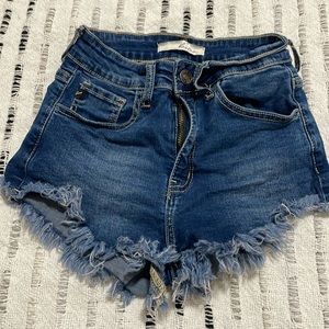 Kancan size 3/25 Jean shorts